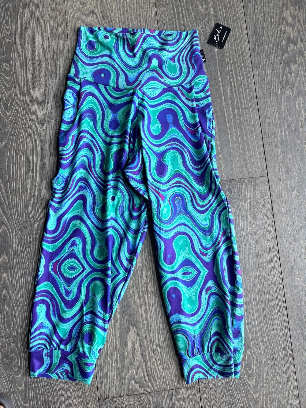 Exotica Thriver Soft to Tough Jogger Capris with Pockets Size Medium